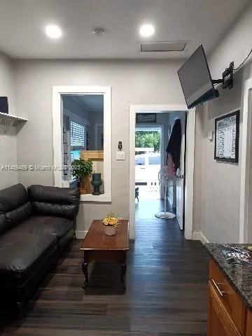 609 N M St, Lake Worth FL 33460