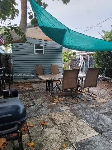 609 N M St, Lake Worth FL 33460