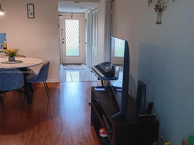 100 Berkley Rd # 108, Hollywood FL 33024