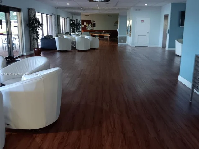 100 Berkley Rd # 108, Hollywood FL 33024