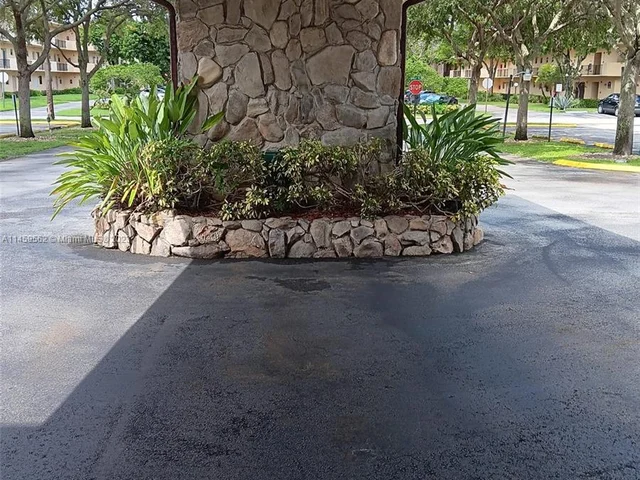 100 Berkley Rd # 108, Hollywood FL 33024