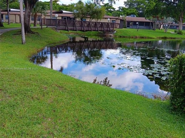 100 Berkley Rd # 108, Hollywood FL 33024