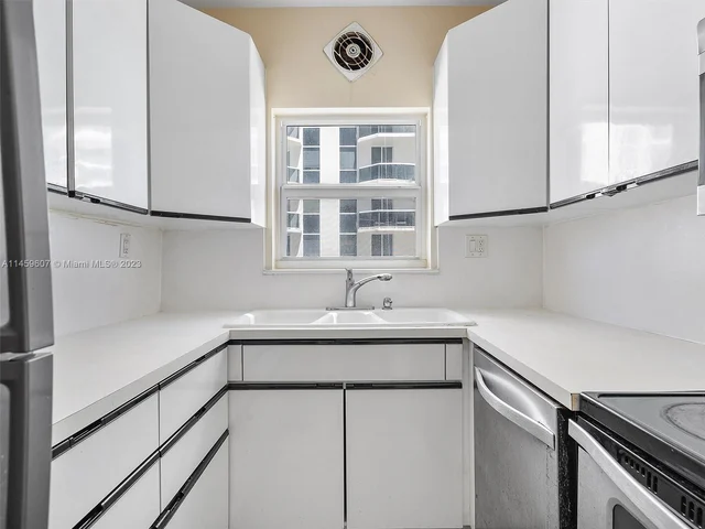 4747 Collins Ave # 708, Miami Beach FL 33140