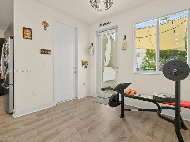 10450 NW 67th St, Doral FL 33178