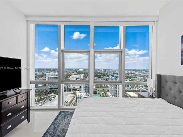 851 NE 1st Ave # 3508, Miami FL 33132