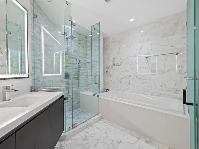 851 NE 1st Ave # 3508, Miami FL 33132