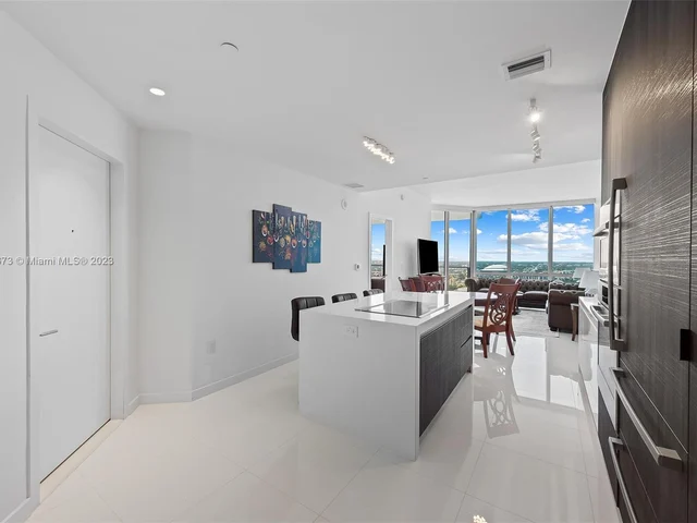 851 NE 1st Ave # 3508, Miami FL 33132