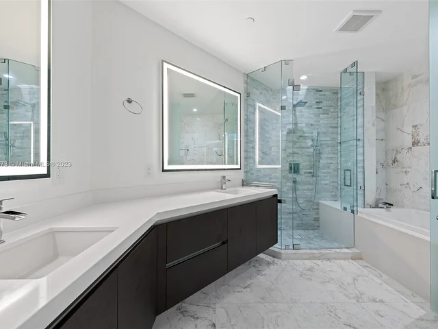 851 NE 1st Ave # 3508, Miami FL 33132