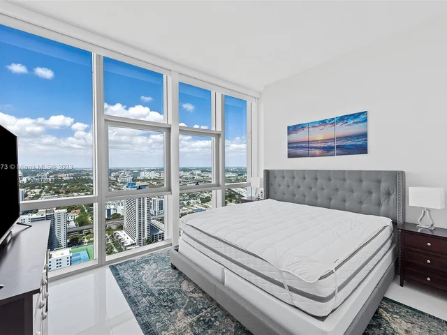 851 NE 1st Ave # 3508, Miami FL 33132