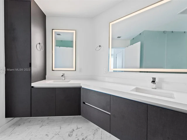 851 NE 1st Ave # 3508, Miami FL 33132