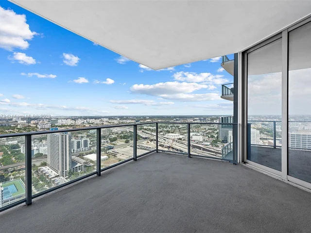 851 NE 1st Ave # 3508, Miami FL 33132