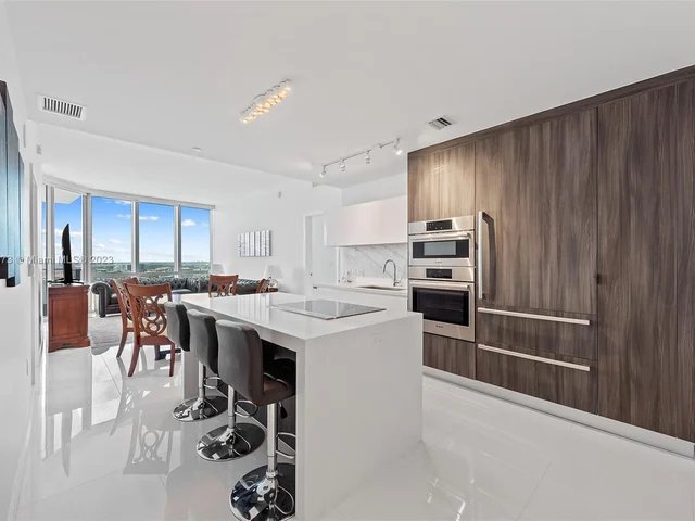 851 NE 1st Ave # 3508, Miami FL 33132