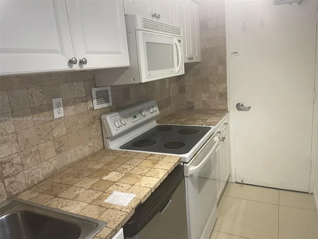 1000 West Ave # 330, Miami Beach FL 33139