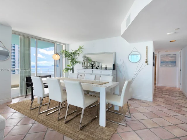 400 S Pointe Dr # 2010, Miami Beach FL 33139