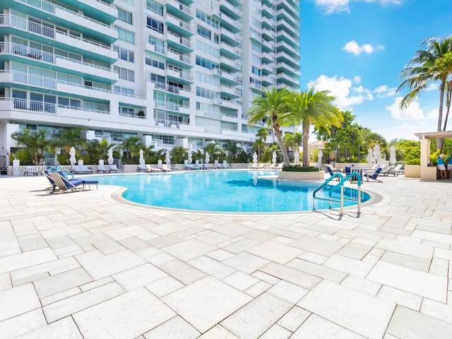 400 S Pointe Dr # 2010, Miami Beach FL 33139