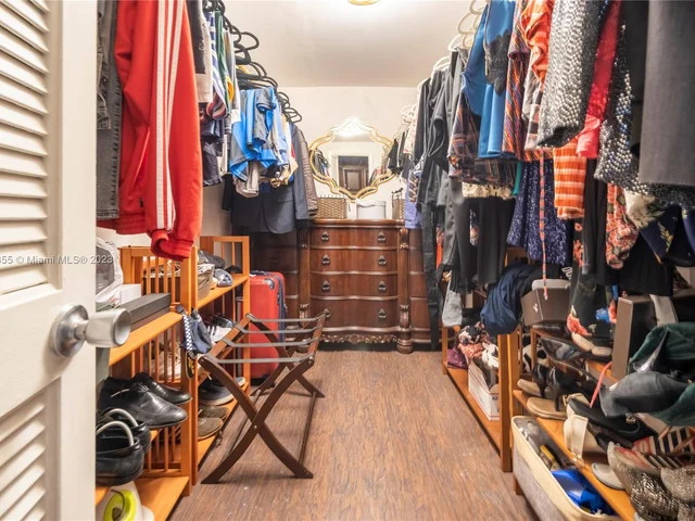 14600 N Spur Dr, Miami FL 33161