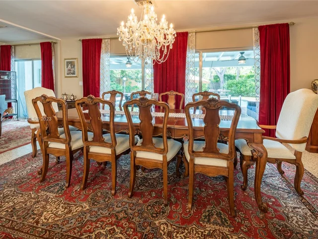 14600 N Spur Dr, Miami FL 33161