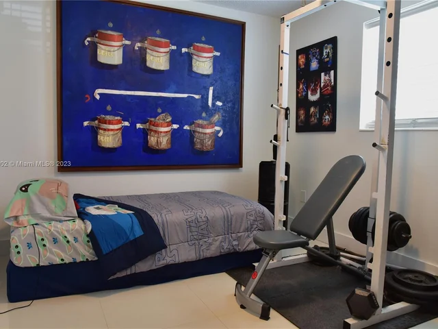 1339 W 83rd St, Hialeah FL 33014