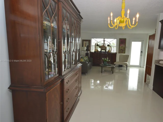 1339 W 83rd St, Hialeah FL 33014