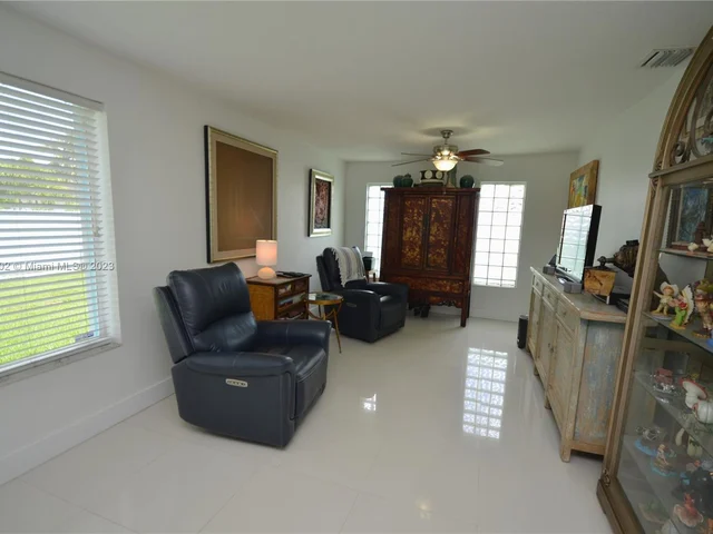 1339 W 83rd St, Hialeah FL 33014