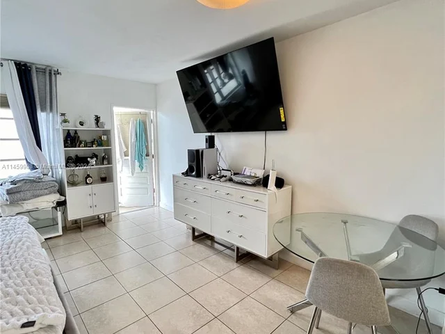 851 Meridian Ave # 42, Miami Beach FL 33139