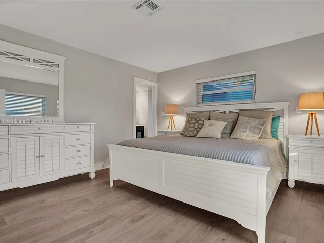 620 W Palmetto Park Rd, Boca Raton FL 33486