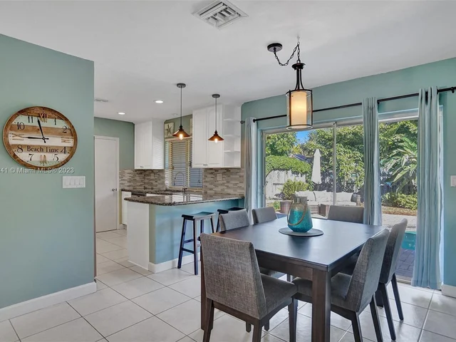 2211 NE 61st Ct, Fort Lauderdale FL 33308