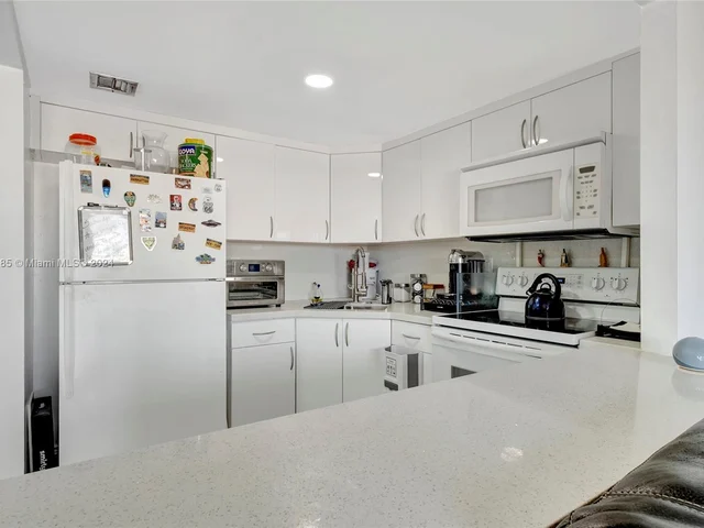 300 NW 42nd Ave # 802, Miami FL 33126