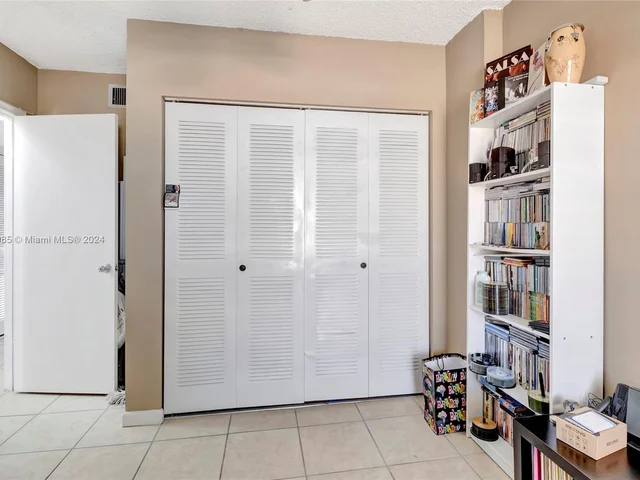 300 NW 42nd Ave # 802, Miami FL 33126