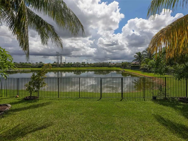 3725 NW 85th Ter, Cooper City FL 33024