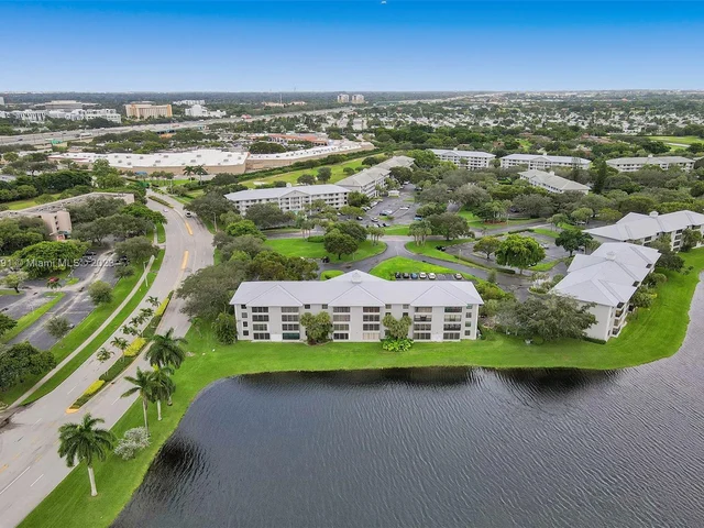 1532 Whitehall Dr # 403, Davie FL 33324