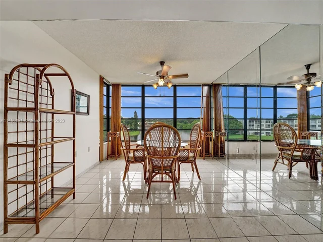 1532 Whitehall Dr # 403, Davie FL 33324