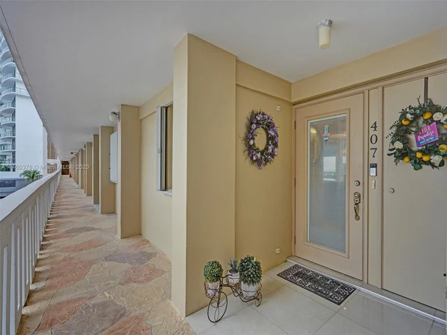 1012 N Ocean Blvd # 407, Pompano Beach FL 33062