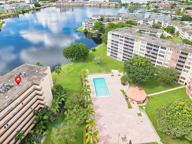 1750 NE 191st St # 4, Miami FL 33179