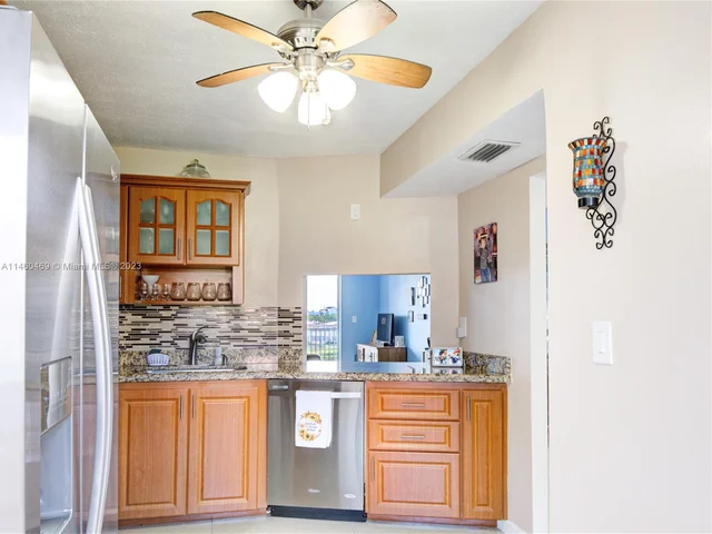 1750 NE 191st St # 4, Miami FL 33179