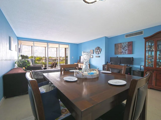 1750 NE 191st St # 4, Miami FL 33179