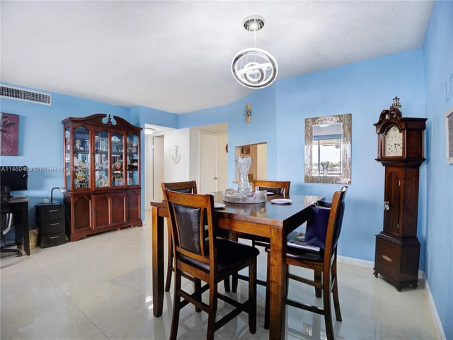 1750 NE 191st St # 4, Miami FL 33179