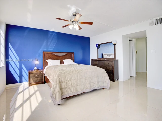 1750 NE 191st St # 4, Miami FL 33179