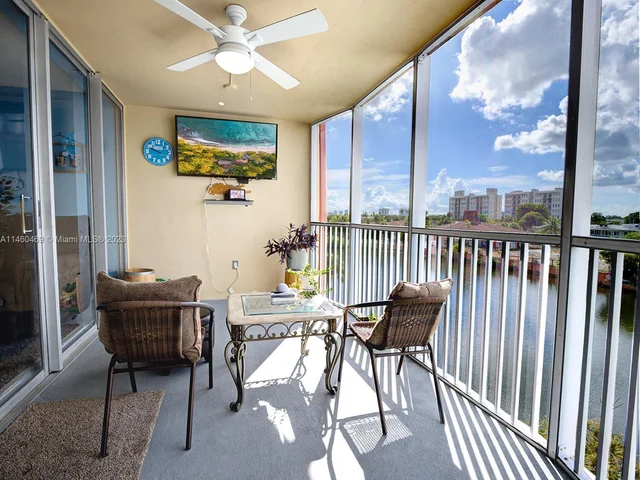 1750 NE 191st St # 4, Miami FL 33179