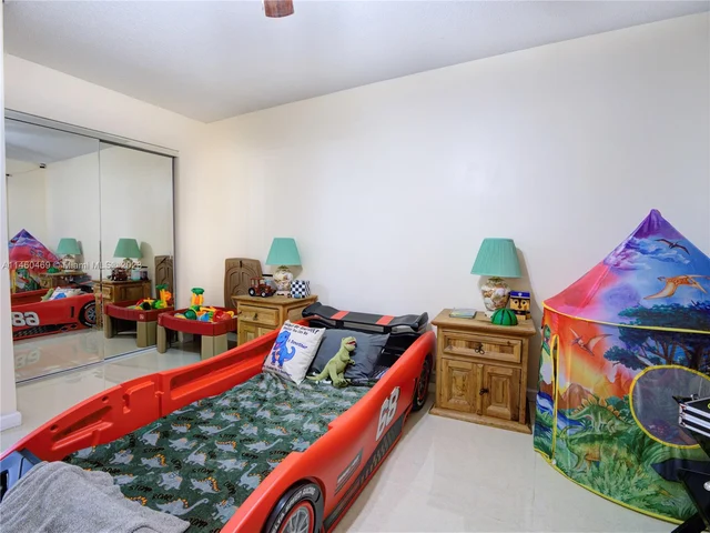 1750 NE 191st St # 4, Miami FL 33179