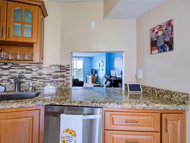 1750 NE 191st St # 4, Miami FL 33179