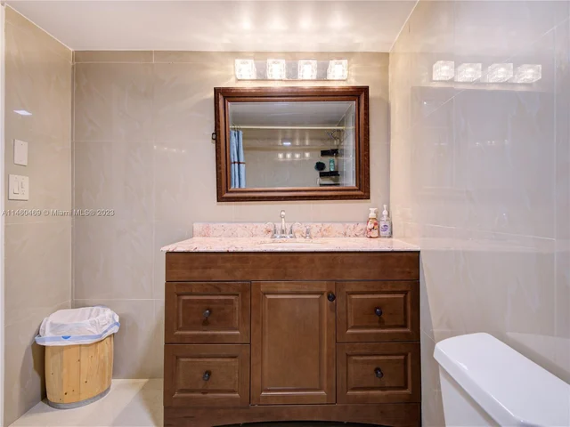 1750 NE 191st St # 4, Miami FL 33179