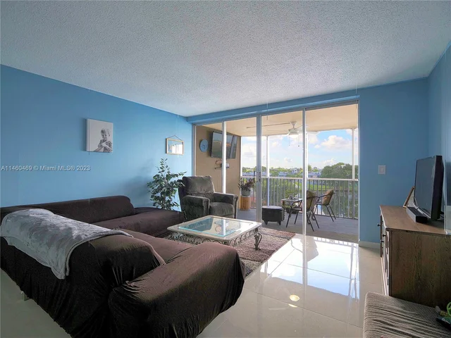 1750 NE 191st St # 4, Miami FL 33179