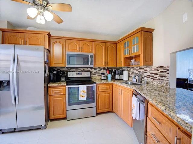 1750 NE 191st St # 4, Miami FL 33179