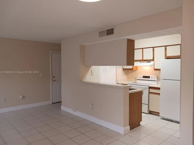 1225 SW 46th Ave # 213, Pompano Beach FL 33069
