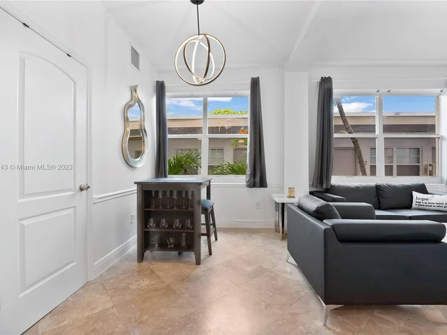 1342 Drexel Ave # 203, Miami Beach FL 33139