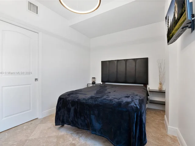 1342 Drexel Ave # 203, Miami Beach FL 33139