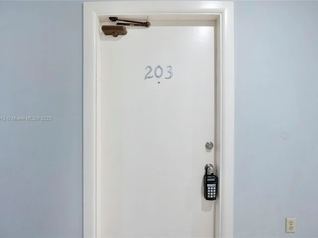 1342 Drexel Ave # 203, Miami Beach FL 33139