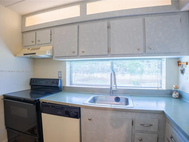 17011 N Bay Rd # 111, Sunny Isles Beach FL 33160