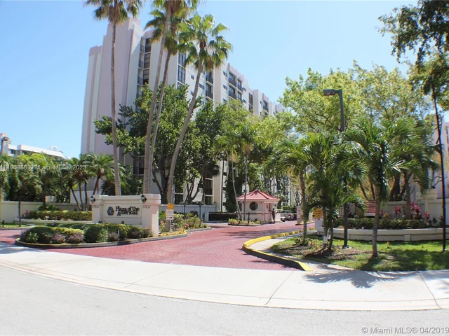 17011 N Bay Rd # 111, Sunny Isles Beach FL 33160